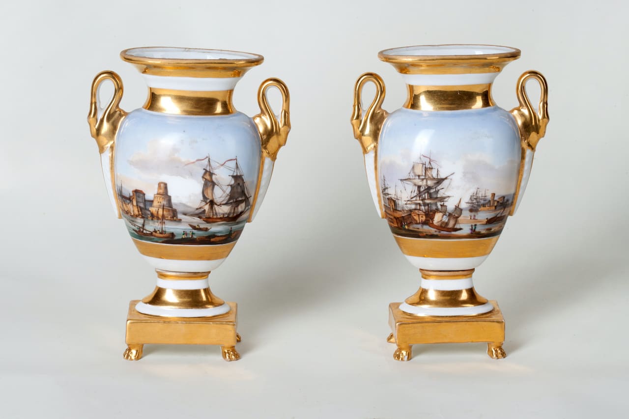 Pair of Porcelain Hand-Painting Vases, 19th century