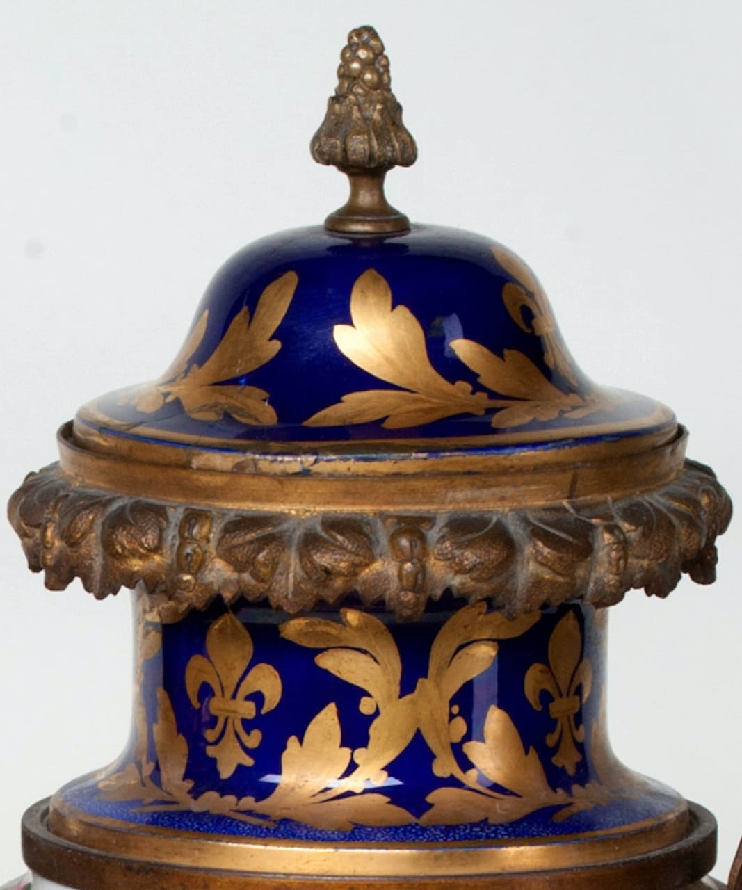 Pair of Porcelain Hand-Painting Vases, 19th century