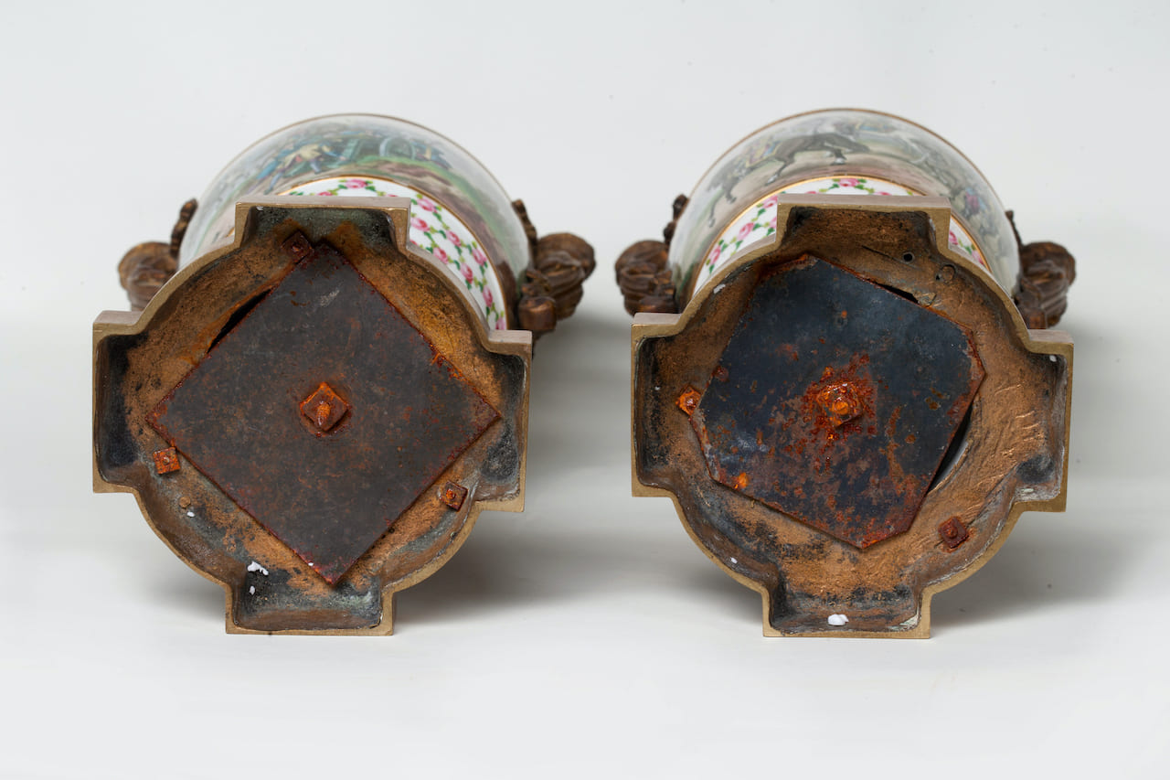Pair of Porcelain Hand-Painting Vases, 19th century