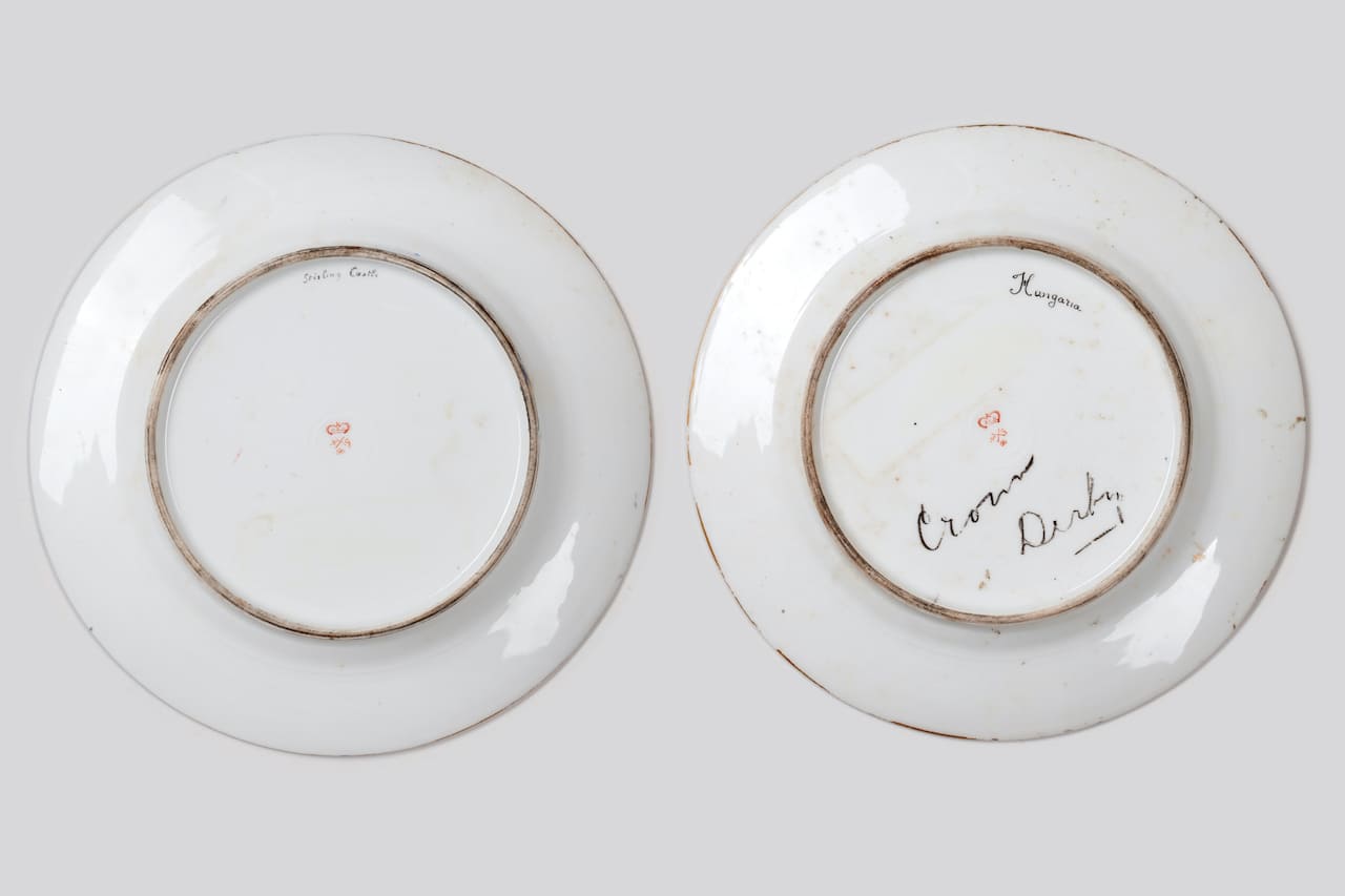 Pair of Porcelain Cabinet Plates, 19th century
